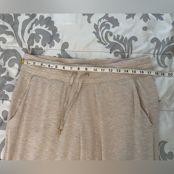 Lululemon Warm Down Jogger Soft Touch in Heathered Cashew 12 - Picture 6 of 10